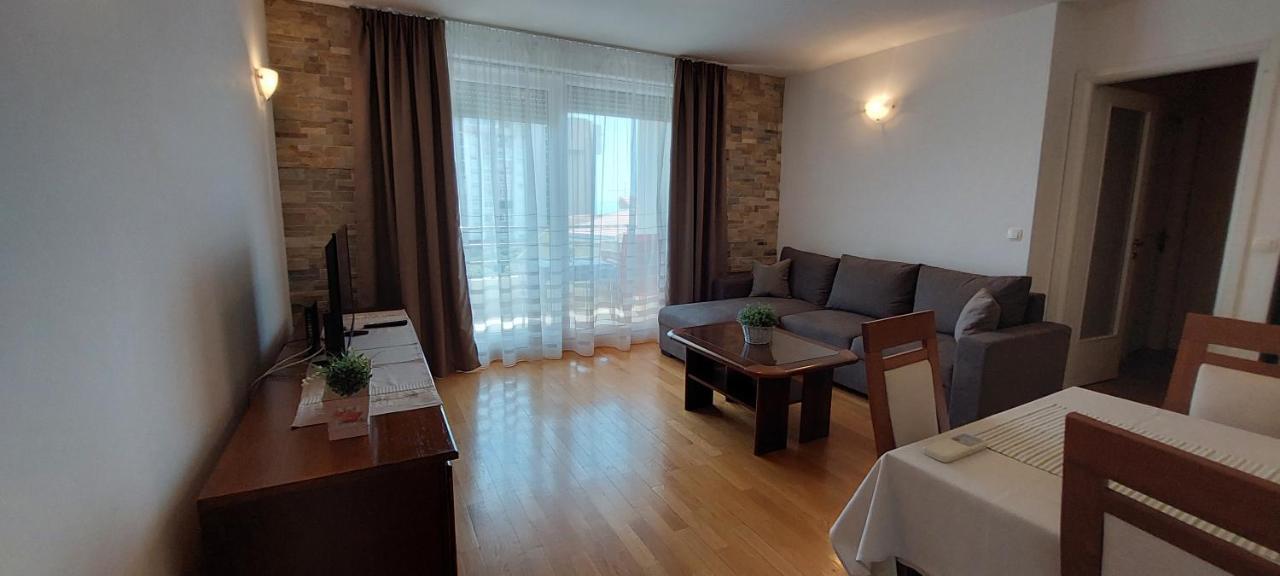 Cozy Apartment With Free Private Parking Split Exterior photo