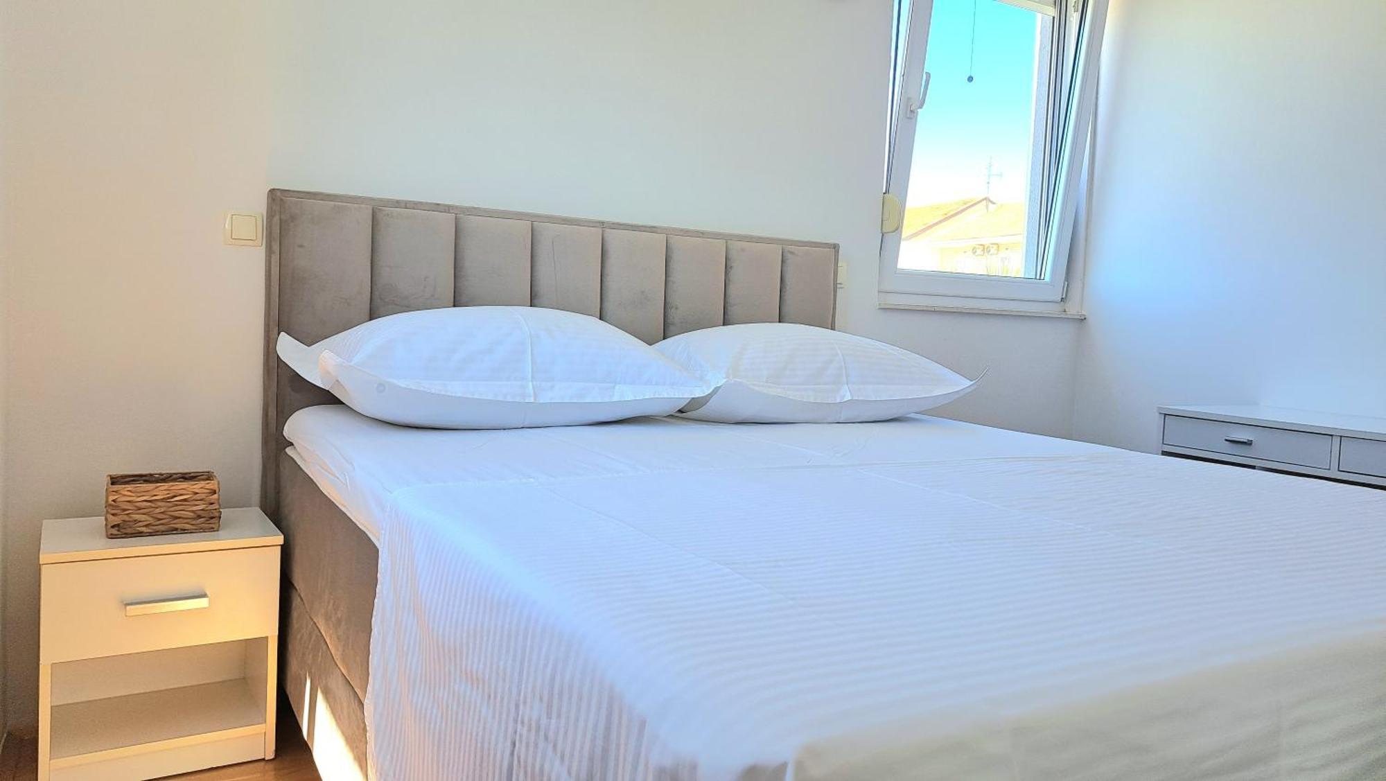 Cozy Apartment With Free Private Parking Split Room photo